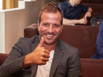 Ex-HSV-Profi Rafael van der Vaart sieht bei den DFB-Talenten «Unerschöpfliches Reservoir». Foto: Georg Wendt Ex-HSV-Profi Rafael van der Vaart sieht bei den DFB-Talenten «Unerschöpfliches Reservoir». Foto: Georg Wendt