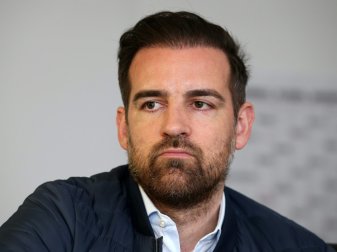 ARD stoppt vorläufig die Zusammenarbeit mit Metzelder ARD stoppt vorläufig die Zusammenarbeit mit Metzelder