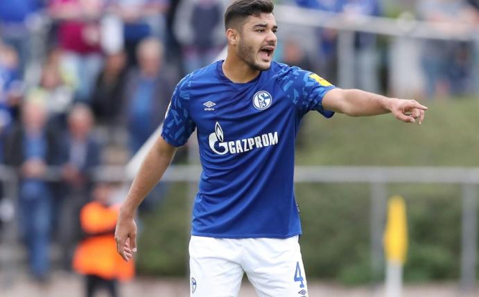Kabak feiert gegen Viktoria Köln sein Debüt für Schalke