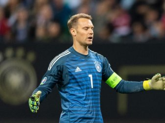 Kapitän Manuel Neuer wird im EM-Qualispiel der deutschen Nationalmannschaft gegen Nordirland im Tor stehen. Foto: Robert Michael Kapitän Manuel Neuer wird im EM-Qualispiel der deutschen Nationalmannschaft gegen Nordirland im Tor stehen. Foto: Robert Michael