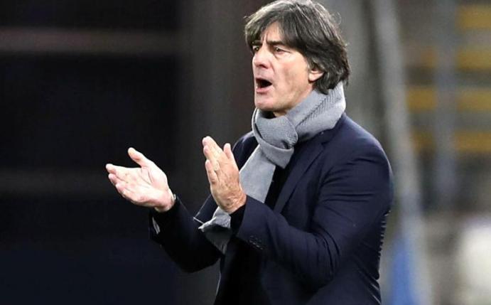 Mahnt beim Neuaufbau des DFB-Teams zur Geduld: Bundestrainer Joachim Löw. Foto: Christian Charisius