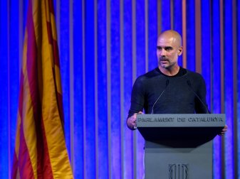 Pep Guardiola hält die Laudatio für Carola Rackete Pep Guardiola hält die Laudatio für Carola Rackete