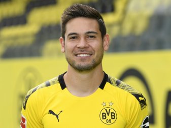 Raphael Guerreiro bleibt wohl bis 2023 beim BVB Raphael Guerreiro bleibt wohl bis 2023 beim BVB