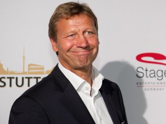 Würde den angestrebten Aufstieg des VfB gern als Präsident feiertn: Guido Buchwald. Foto: Inga Kjer Würde den angestrebten Aufstieg des VfB gern als Präsident feiertn: Guido Buchwald. Foto: Inga Kjer