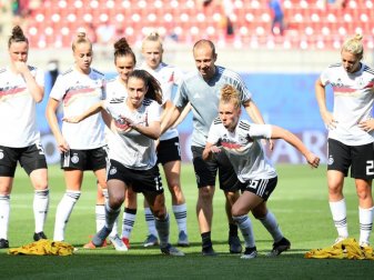 Die DFB-Spielerinnen beim Aufwärmen während der WM. Foto: Sebastian Gollnow Die DFB-Spielerinnen beim Aufwärmen während der WM. Foto: Sebastian Gollnow