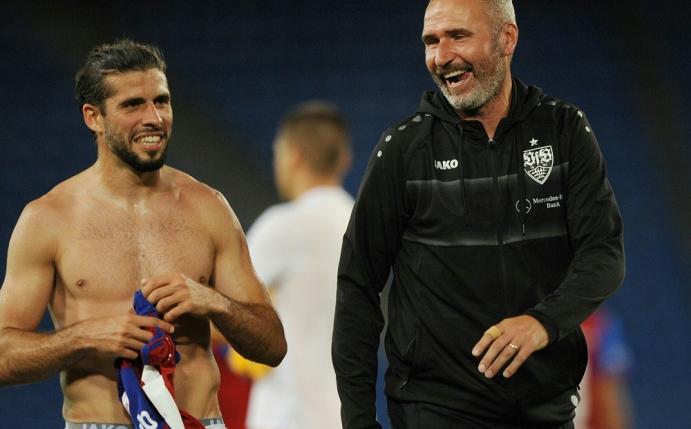 Trainer Tim Walter (r.) und Verteidiger Emiliano Insua