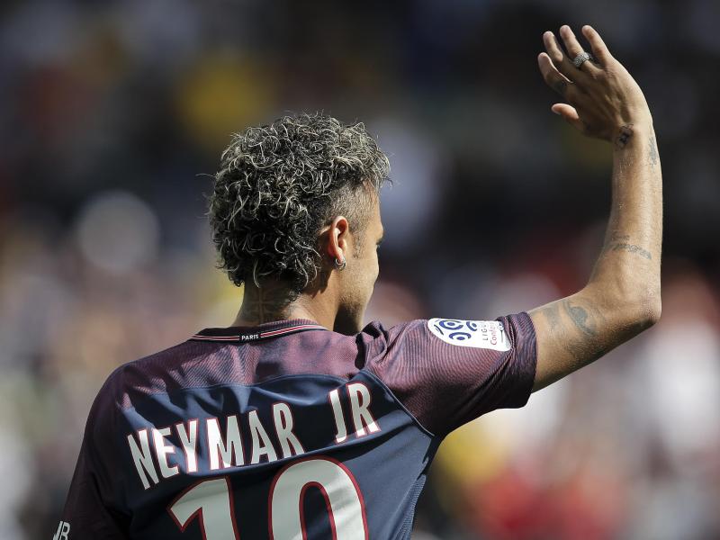 Superstar Neymar hat bei seinem PSG-Comeback Paris gegen Racing Straßburg zum Sieg geschossen. Foto: K. Zihnioglu/AP