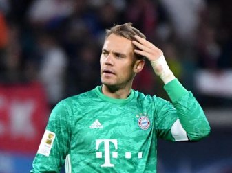 Bayern-Torwart Neuer hat verärgert auf die jüngsten Aussagen seines Nationalmannschafts-Konkurrenten ter Stegen reagiert. Foto: H. Schmidt Bayern-Torwart Neuer hat verärgert auf die jüngsten Aussagen seines Nationalmannschafts-Konkurrenten ter Stegen reagiert. Foto: H. Schmidt