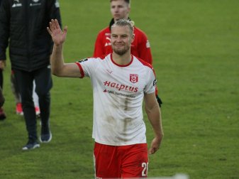 Der Hallesche FC erobert die Drittliga-Tabellenführung Der Hallesche FC erobert die Drittliga-Tabellenführung