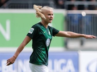 Die Wolfsburgerin Pernille Harder schießt den VfL mit zwei Toren an die Tabellenspitze. Foto: Peter Steffen Die Wolfsburgerin Pernille Harder schießt den VfL mit zwei Toren an die Tabellenspitze. Foto: Peter Steffen