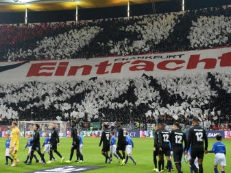 Der FC Arsenal lernt in der Europa League die besondere Atmosphäre in Frankfurt kennen. Foto: Arne Dedert Der FC Arsenal lernt in der Europa League die besondere Atmosphäre in Frankfurt kennen. Foto: Arne Dedert