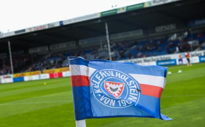 Als Interimstrainer bei Holstein Kiel springt Ole Werner ein, Trainer der eigenen U23. Foto: Christophe Gateau