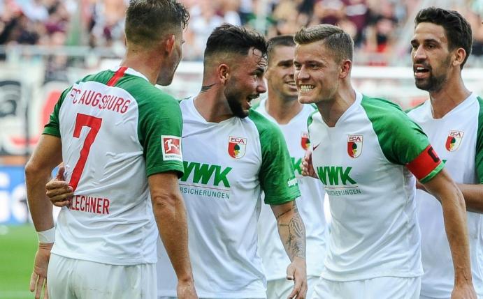 Augsburg freut sich über schwarze Zahlen