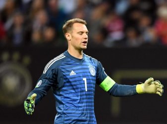 Soll sich schon Gedanken über einen Rückzug aus der Nationalmannschaft gemacht haben: Torwart Manuel Neuer. Foto: Robert Michael Soll sich schon Gedanken über einen Rückzug aus der Nationalmannschaft gemacht haben: Torwart Manuel Neuer. Foto: Robert Michael