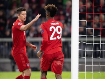 Torschütze Kingsley Coman (r) und Robert Lewandowski feiern das 1:0 gegen Roter Stern. Foto: Sven Hoppe Torschütze Kingsley Coman (r) und Robert Lewandowski feiern das 1:0 gegen Roter Stern. Foto: Sven Hoppe