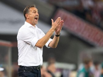 Kölns Trainer Achim Beierlorzer kündigt eine mutige Spielweise in München an. Foto: Marius Becker