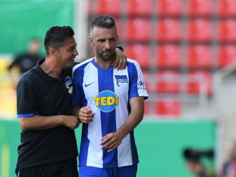 Will seinen Spielern den Druck nehmen: Ante Covic (l.) Will seinen Spielern den Druck nehmen: Ante Covic (l.)