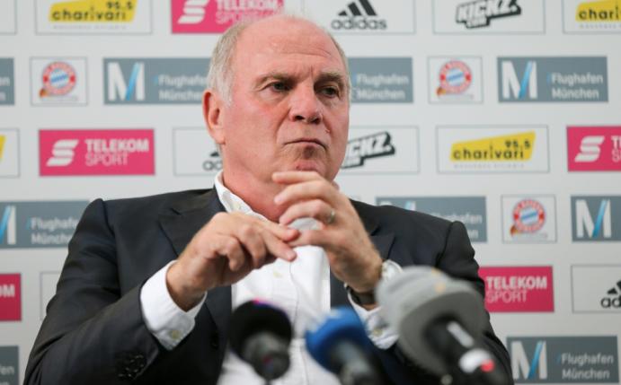 Uli Hoeneß stellt sich hinter Torwart Manuel Neuer