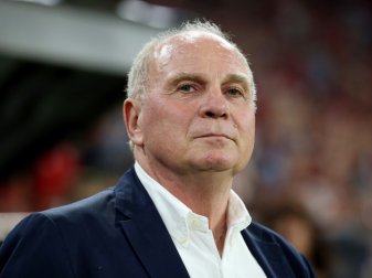 Uli Hoeneß greift Bierhoff in der Torwartdebatte an Uli Hoeneß greift Bierhoff in der Torwartdebatte an