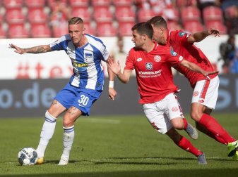 Marius Wolf (l.) kam im Sommer aus Dortmund nach Berlin. Foto: Thomas Frey Marius Wolf (l.) kam im Sommer aus Dortmund nach Berlin. Foto: Thomas Frey