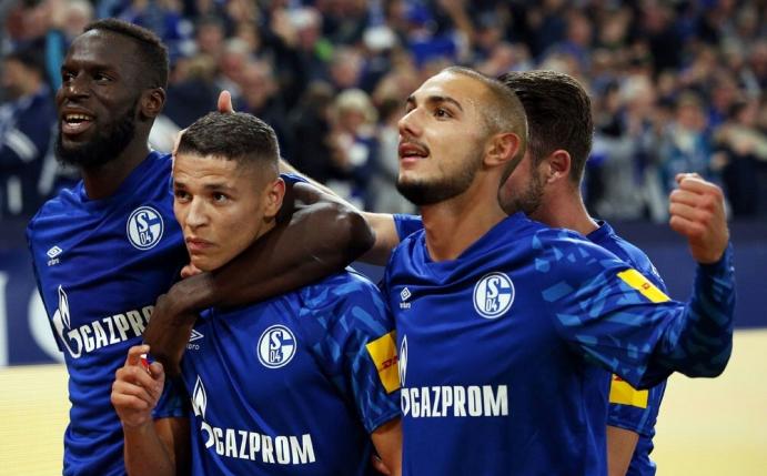Harit (2.v.l.) trifft - Schalke schlägt Mainz