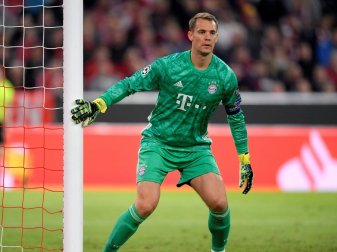 Manuel Neuer konzentriert sich voll auf sein Spiel Manuel Neuer konzentriert sich voll auf sein Spiel