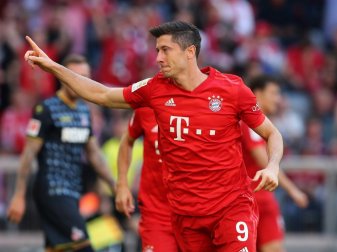 Robert Lewandowski traf gegen den 1. FC Köln doppelt Robert Lewandowski traf gegen den 1. FC Köln doppelt
