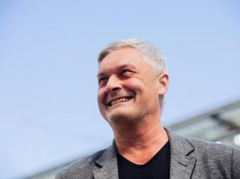Wünscht sich eine Vertragsverlängerung beim 1. FC Köln: Armin Veh. Foto: Rolf Vennenbernd Wünscht sich eine Vertragsverlängerung beim 1. FC Köln: Armin Veh. Foto: Rolf Vennenbernd