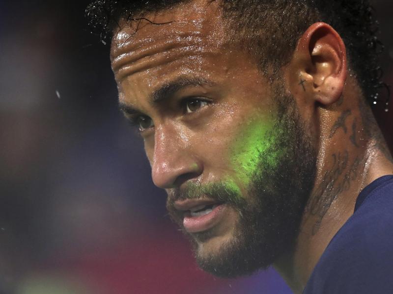 Der zuletzt viel kritisierte Neymar sorgte für den wichtigen Pariser Auswärtssieg in Lyon. Foto: Laurent Cipriani/AP
