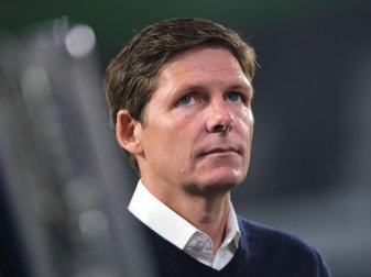 War mit der Leistung seines Teams nicht zufrieden: Wolfsburgs Trainer Oliver Glasner. Foto: Peter Steffen War mit der Leistung seines Teams nicht zufrieden: Wolfsburgs Trainer Oliver Glasner. Foto: Peter Steffen