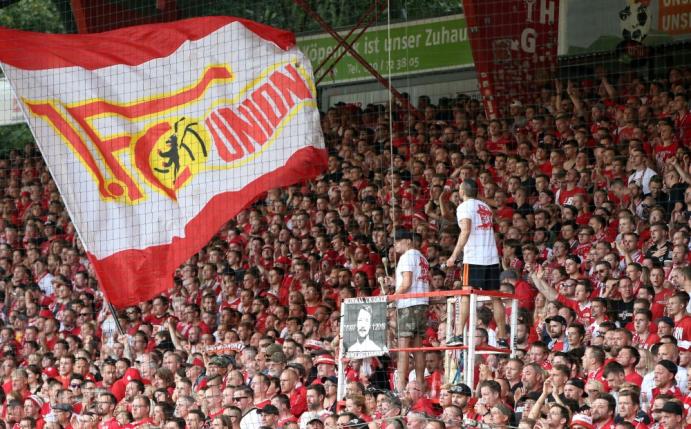 Fans zahlen bei Union 6,50 Euro für Wurst und Bier