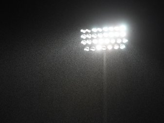 Ausgefallene Flutlichter sorgen für lange Nachspielzeit Ausgefallene Flutlichter sorgen für lange Nachspielzeit