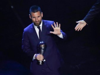 War die Wahl von Lionel Messi zum Weltfußballer unrechtmäßig? Foto: Antonio Calanni/AP War die Wahl von Lionel Messi zum Weltfußballer unrechtmäßig? Foto: Antonio Calanni/AP