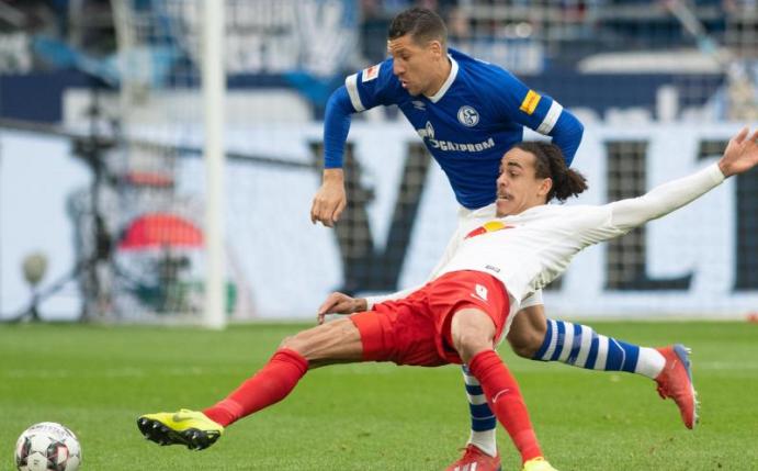 Am 6. Spieltag der Fußball-Bundesliga tritt der FC Schalke 04 bei RB Leipzig an. Foto: Bernd Thissen