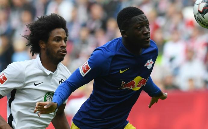 Augsburg suspendierte Caiuby (l.) bereits letzte Saison 