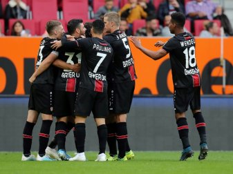 Bayer Leverkusen gewinnt in Augsburg souverän Bayer Leverkusen gewinnt in Augsburg souverän