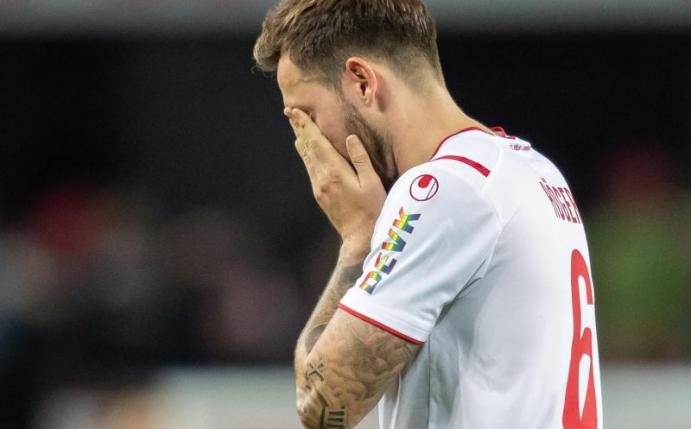 Der Kölner Marco Höger kann das bittere 0:4 nicht fassen. Foto: Marcel Kusch