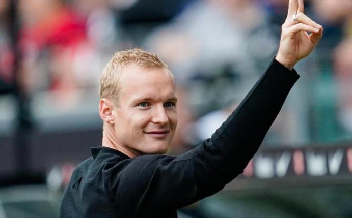 Kann wahrscheinlich trotz eines Daumenbruchs spielen: Sebastian Rode. Foto: Uwe Anspach