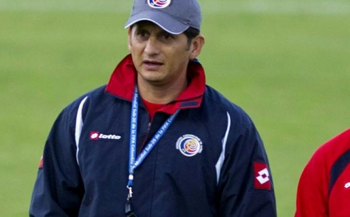 Ronald Gonzalez trainiert ab sofort "Los Ticos"