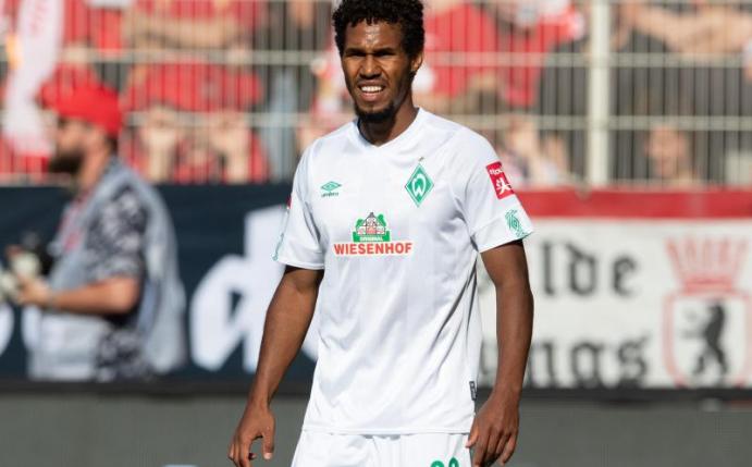 Theodor Gebre Selassie würde gerne bei Werder Bremen bleiben. Foto: Soeren Stache/zb/dpa
