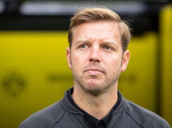 Dementiert Berichte über einen Wechsel zum BVB: Werder Bremens Trainer Florian Kohfeldt. Foto: Marius Becker/dpa Dementiert Berichte über einen Wechsel zum BVB: Werder Bremens Trainer Florian Kohfeldt. Foto: Marius Becker/dpa