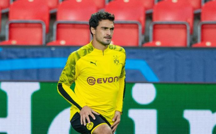 Steht in der Startformation der Dortmunder für das Spiel gegen Slavia Prag: Mats Hummels. Foto: Guido Kirchner/dpa