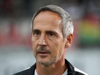 Adi Hütter hat für die Partie gegen Vitoria einen Sieg als Ziel ausgegeben: «Wir gehen in jedes Spiel, um es zu gewinnen.». Foto: Hasan Bratic/dpa Adi Hütter hat für die Partie gegen Vitoria einen Sieg als Ziel ausgegeben: «Wir gehen in jedes Spiel, um es zu gewinnen.». Foto: Hasan Bratic/dpa