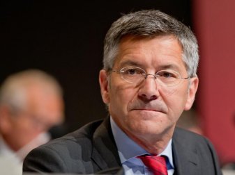 Hainer sieht sich nach seiner Vergangenheit als Adidas-Chef gut für die Hoeneß-Nachfolge beim FC Bayern München gerüstet. Foto: Daniel Karmann/dpa Hainer sieht sich nach seiner Vergangenheit als Adidas-Chef gut für die Hoeneß-Nachfolge beim FC Bayern München gerüstet. Foto: Daniel Karmann/dpa