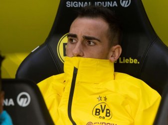 Dortmunds Stürmer Paco Alcacer klagt weiter über Probleme an der Achillessehne und fehlt dem BVB in Freiburg. Foto: Bernd Thissen/dpa Dortmunds Stürmer Paco Alcacer klagt weiter über Probleme an der Achillessehne und fehlt dem BVB in Freiburg. Foto: Bernd Thissen/dpa
