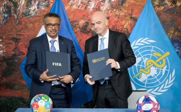 Der Fußball-Weltverband FIFA kooperiert mit der WHO