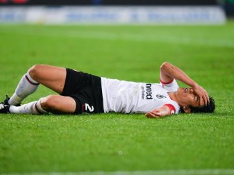 Eintracht-Spieler Makoto Hasebe hatte sich im Spiel bei Union Berlin eine Gehirnerschütterung zugezogen. Foto: Tom Weller/dpa Eintracht-Spieler Makoto Hasebe hatte sich im Spiel bei Union Berlin eine Gehirnerschütterung zugezogen. Foto: Tom Weller/dpa