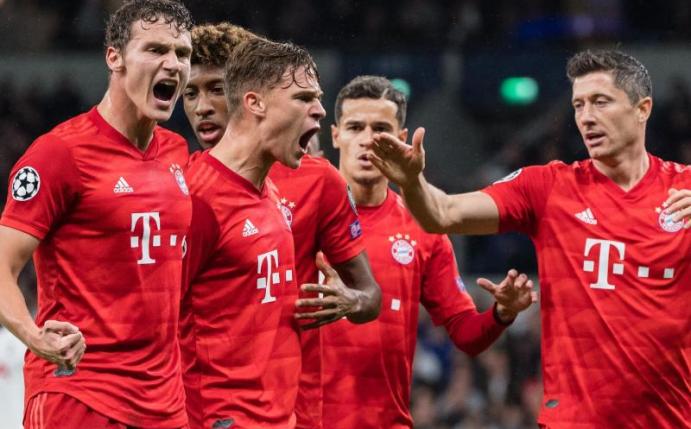 Wollen als Tabellenführer zum Oktoberfest: Die Spieler des FC Bayern München. Foto: Matthias Balk/dpa