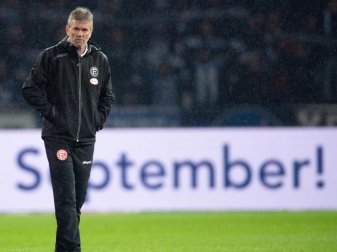 Düsseldorfs Trainer Friedhelm Funkel wäre zum 500. Bundesligaspiel ein Punkt lieber gewesen. Foto: Soeren Stache/dpa Düsseldorfs Trainer Friedhelm Funkel wäre zum 500. Bundesligaspiel ein Punkt lieber gewesen. Foto: Soeren Stache/dpa