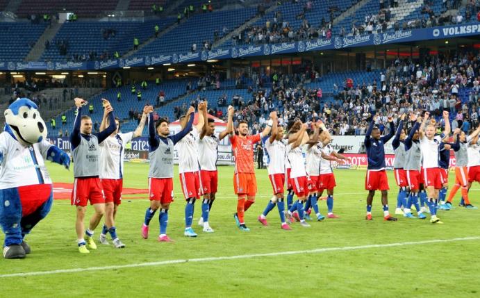 Der Hamburger SV springt durch das 2:0 auf Rang eins